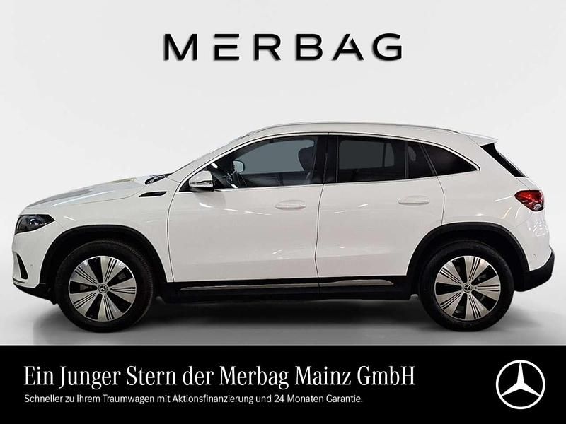 Gebraucht Mercedes EQA250 139 kW (190 PS) 2022 Unilack polarweiß SUV