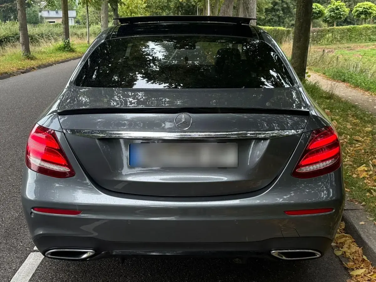 Second-hand Mercedes E220 AMG 194 CP (142 kW) 2018 Argintiu Berlinǎ