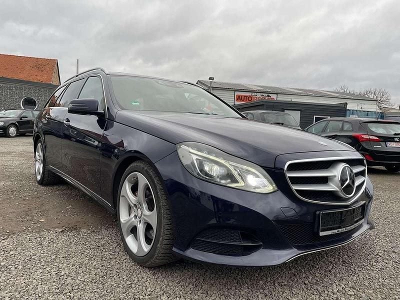 Blau Gebraucht 2015 Mercedes E350 Kombi | 14.800 € (Superpreis) - Bild 1/4