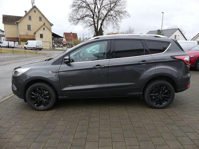 Gebraucht Ford Kuga Titanium 179 PS (131 kW) 2018 Grau SUV
