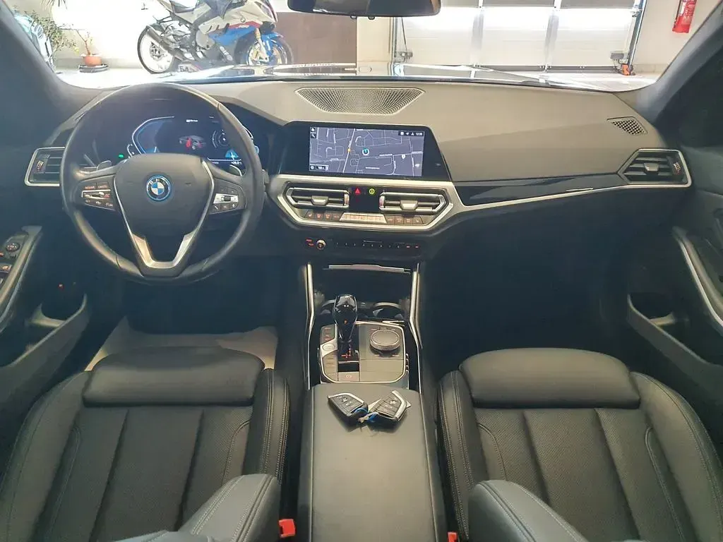 Gebraucht BMW 330 Advantage 184 PS (135 kW) 2022 Schwarz Limousine