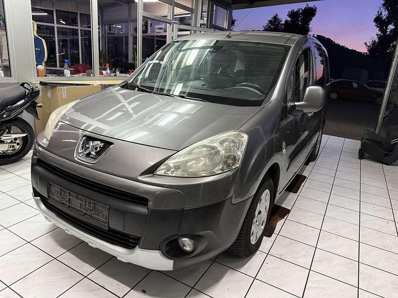 Gebraucht Peugeot Partner Tendance 92 PS (67 kW) 2011 Other Van / Kleinbus