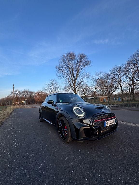 Gebraucht Mini John Cooper Works 231 PS (169 kW) 2021 Schwarz Kleinwagen