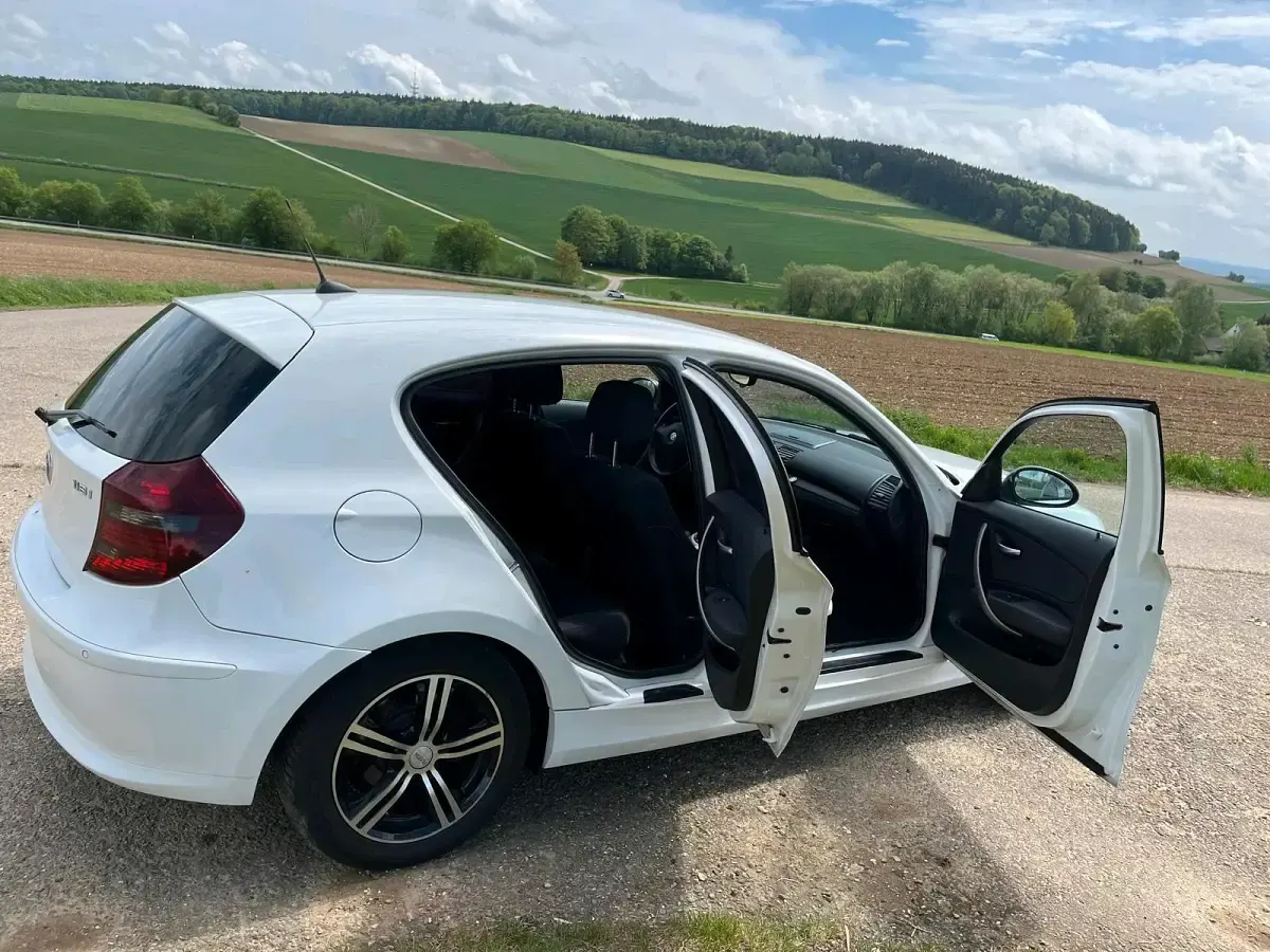 Gebraucht BMW 116 109 PS (80 kW) 2009 Weiß Kleinwagen