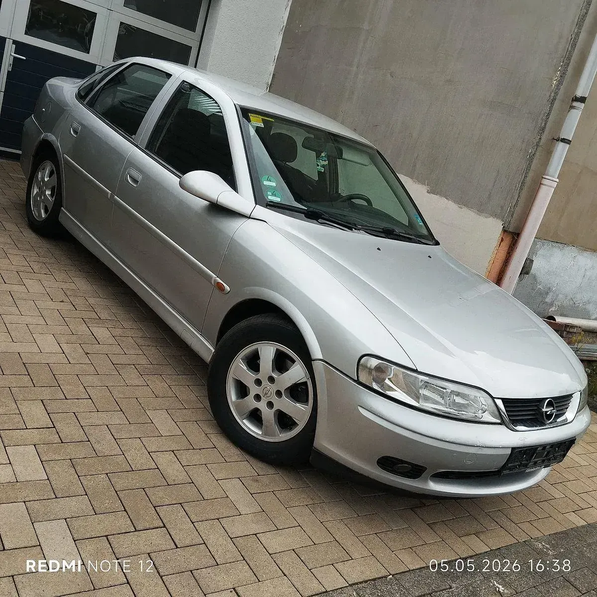 Usata Opel Vectra 101 CV (74 kW) 2002 Argento Berlina