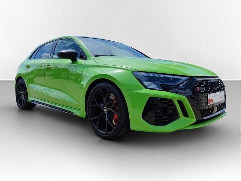 Gebraucht Audi RS3 Ambiente 400 PS (294 kW) 2024 Kyalamigrün Limousine