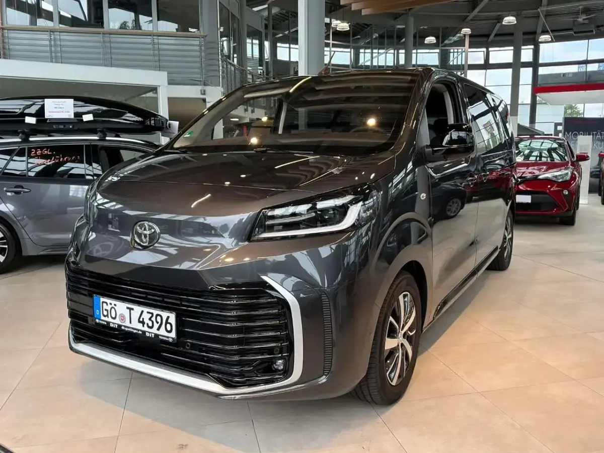 Neu Toyota Proace Verso 179 PS (131 kW) 2026 Schwarz Kombi