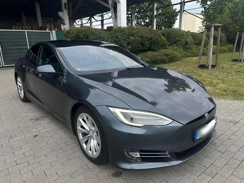 Grau Gebraucht 2020 Tesla Model S Long Range Limousine | 34.900 € (Fairer Preis) - Bild 1/4