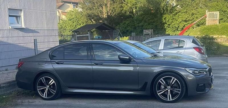 Gebraucht BMW 730 265 PS (194 kW) 2017 Grau Limousine