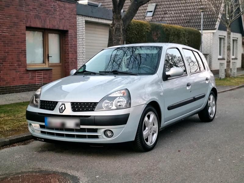 Gebraucht Renault Clio II 98 PS (72 kW) 2004 Silber Limousine