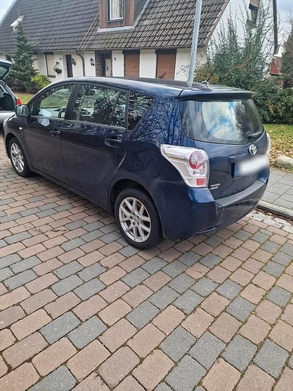 Gebraucht Toyota Verso 126 PS (92 kW) 2009 Blau Van / Kleinbus
