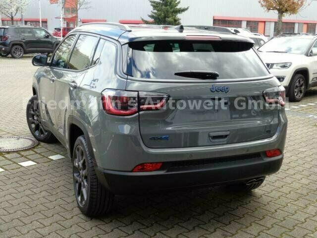 Gebraucht Jeep Compass 180 PS (132 kW) 2021 Andere farbe metallic SUV
