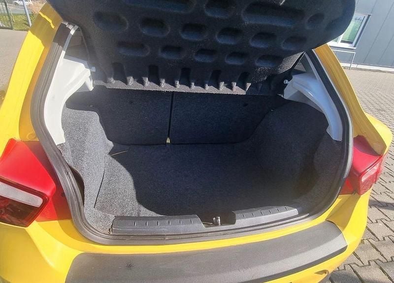 Second-hand Seat Ibiza SC Reference 69 CP (50 kW) 2011 Galben Hatchback