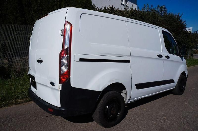 Gebraucht Ford Transit Custom 105 PS (77 kW) 2020 Weiß Van / Kleinbus