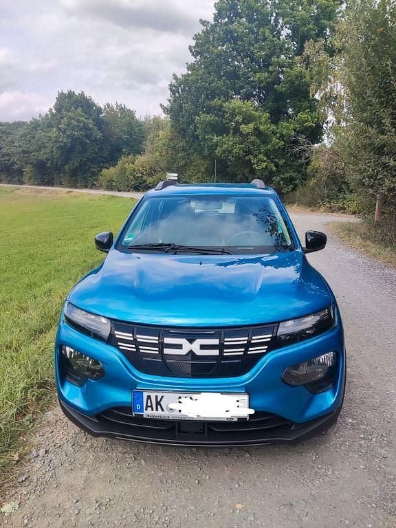 Blau Gebraucht 2023 Dacia Spring Essentiel Kleinwagen | 9.500 € (Superpreis) - Bild 1/4
