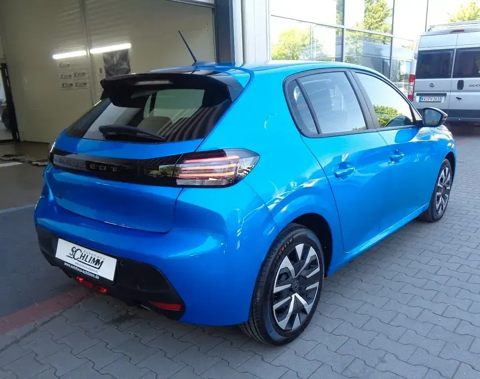 Gebraucht Peugeot 208 Active 75 PS (55 kW) 2024 Blau Kleinwagen