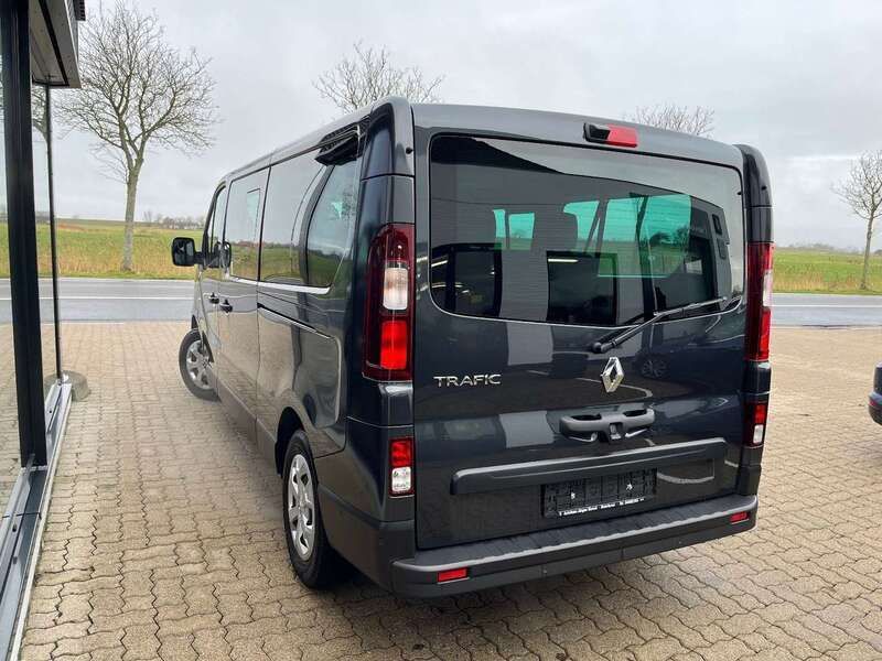 Gebraucht Renault Trafic Life 150 PS (110 kW) 2023 Kometengrau Van / Kleinbus