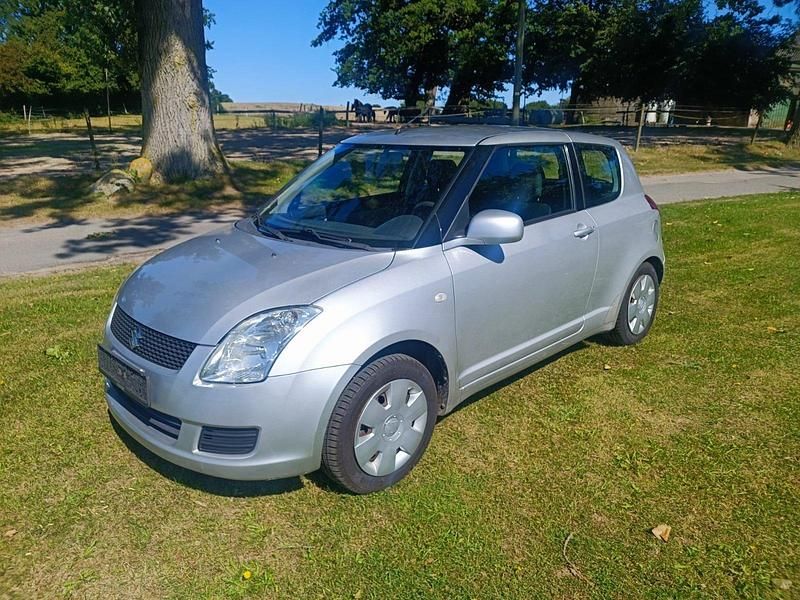 Silber Gebraucht 2008 Suzuki Swift Kleinwagen | 2.690 € (Fairer Preis) - Bild 1/4