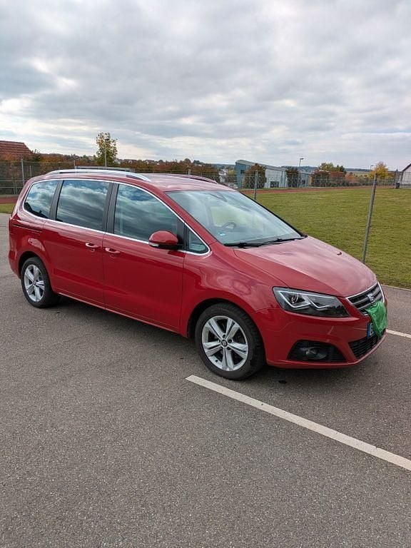 Rot Gebraucht 2015 Seat Alhambra Crono Van / Kleinbus | 17.900 € (Guter Preis) - Bild 1/4