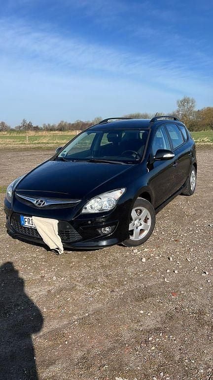Gebraucht Hyundai i30 Classic 109 PS (80 kW) 2012 Schwarz Kombi