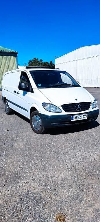 Weiß Gebraucht 2008 Mercedes Vito Van / Kleinbus | 5.400 € (Fairer Preis) - Bild 1/4
