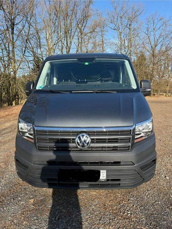 Gebraucht VW Crafter 102 PS (75 kW) 2023 Grau Van