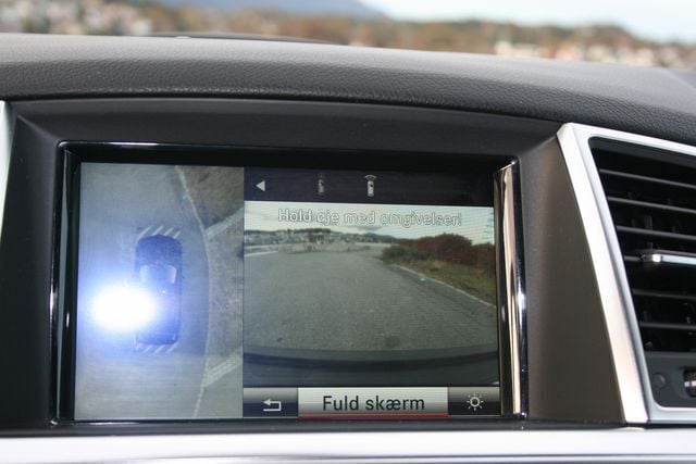 Gebraucht Mercedes ML250 204 PS (150 kW) 2014 Schwarz metallic SUV