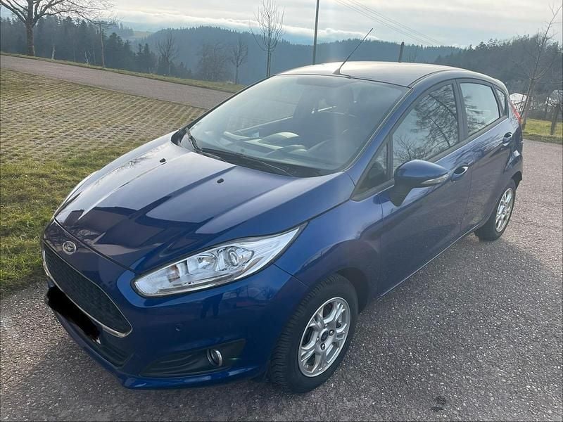 Blau Gebraucht 2017 Ford Fiesta Kleinwagen | 5.990 € (Superpreis) - Bild 1/4