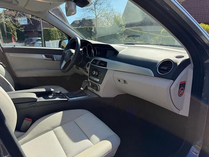 Gebraucht Mercedes C220 170 PS (125 kW) 2013 Grau Limousine