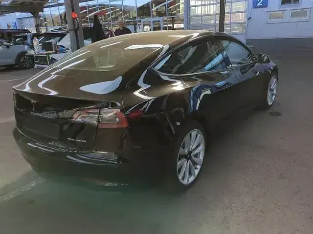 Occasion Tesla Model 3 366 kW (498 PK) 2022 Zwart Sedan