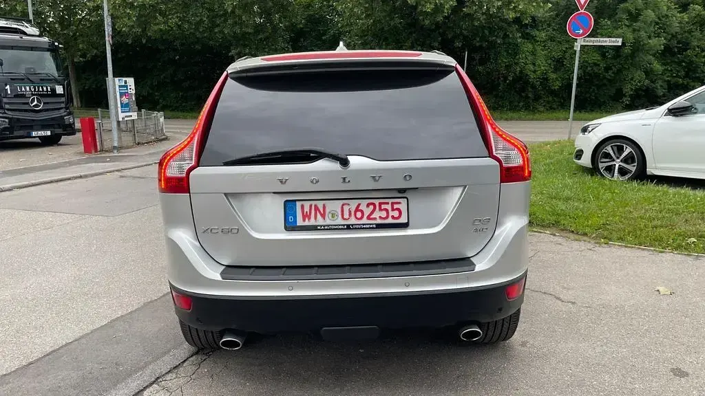 Gebraucht Volvo XC60 Kinetic 232 PS (170 kW) 2011 Silber SUV