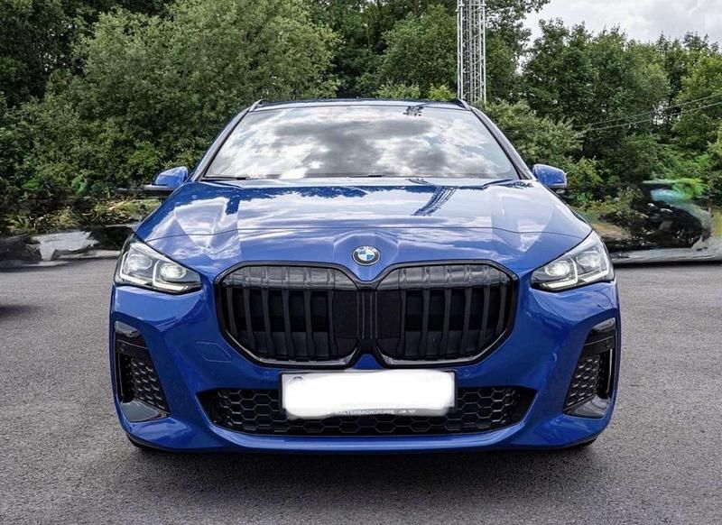 Blau Gebraucht 2023 BMW 218 Active Tourer M Sport Van / Kleinbus | 28.500 € (Fairer Preis) - Bild 1/4