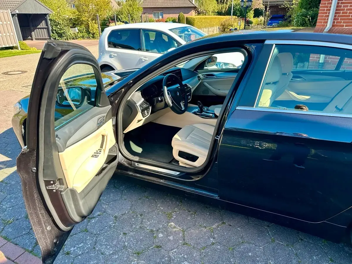Gebraucht BMW 520 184 PS (135 kW) 2023 Schwarz Limousine