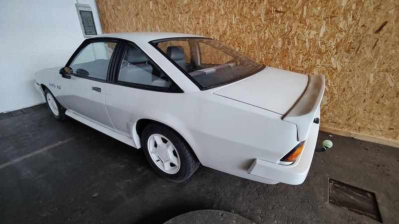 Gebraucht Opel Manta 110 PS (80 kW) 1988 Weiß Coupé