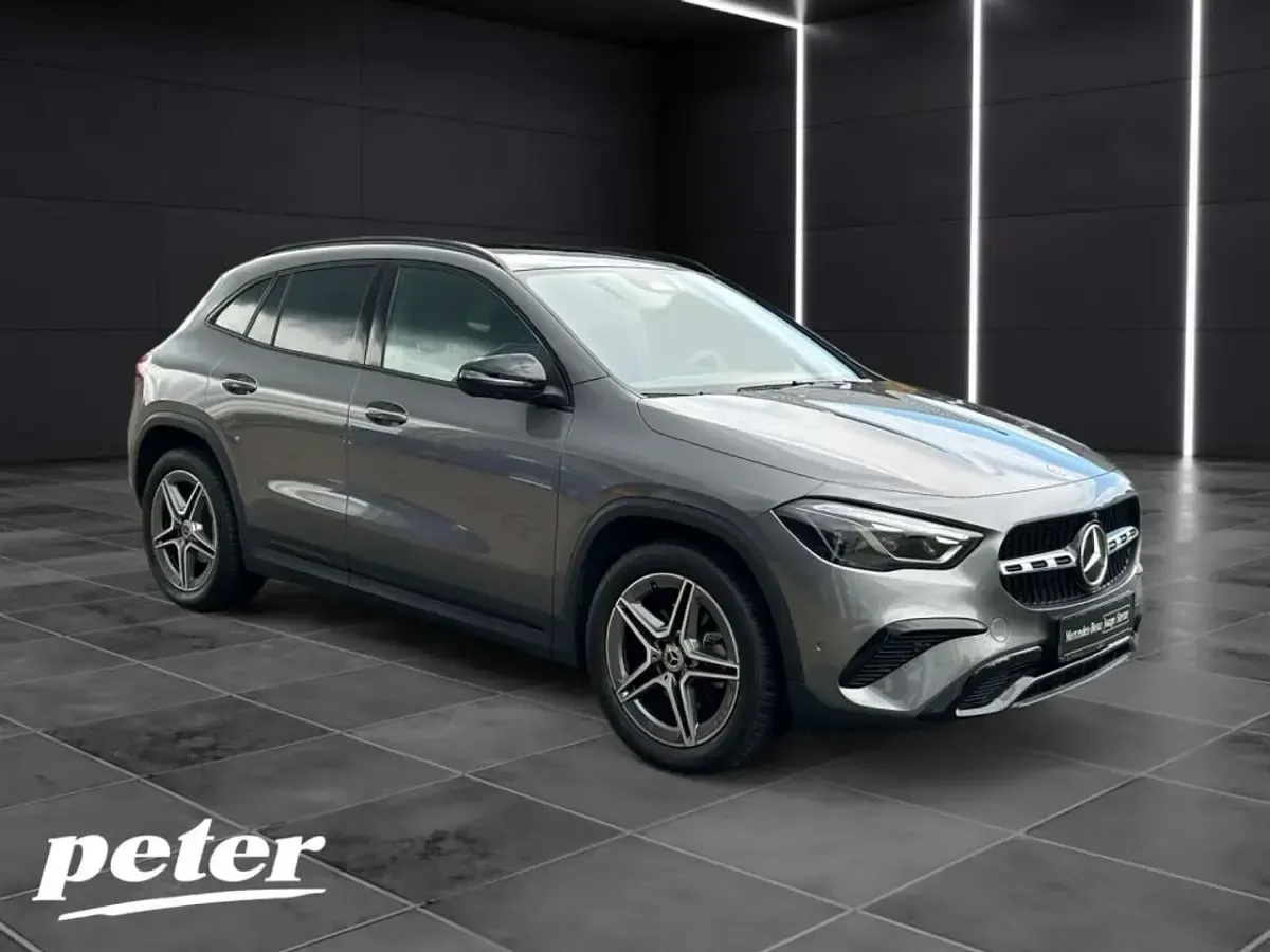 Gebraucht Mercedes GLA200 Progressive 163 PS (119 kW) 2024 Metalliclack mountaingrau SUV