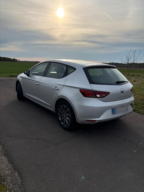 Gebraucht Seat Leon 105 PS (77 kW) 2014 Silber Kleinwagen