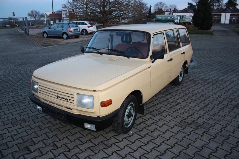 Beige Gebraucht 1988 Wartburg 353 Kombi | 8.800 € - Bild 1/4