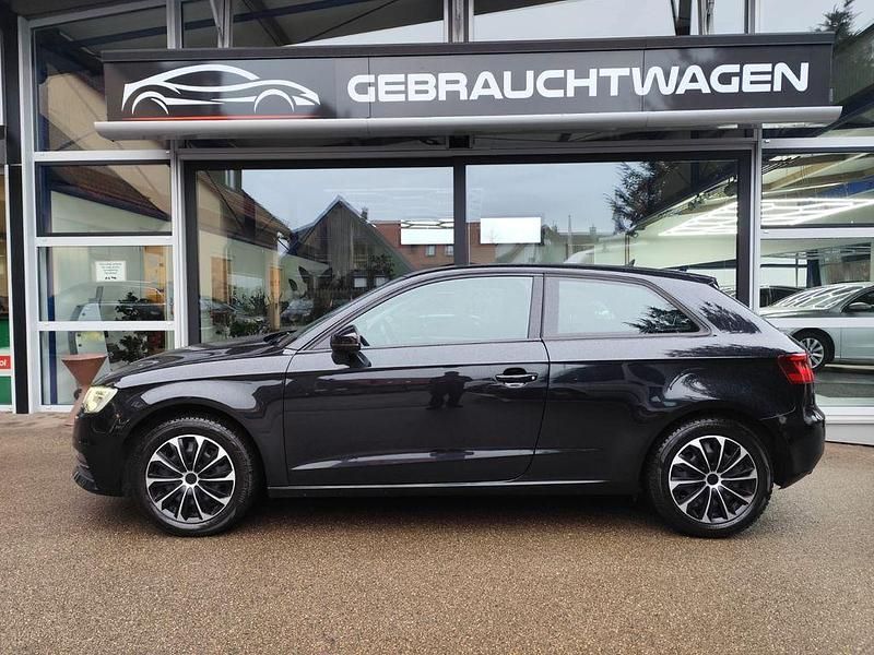 Gebraucht Audi A3 Attraction 122 PS (89 kW) 2014 Schwarz Kleinwagen