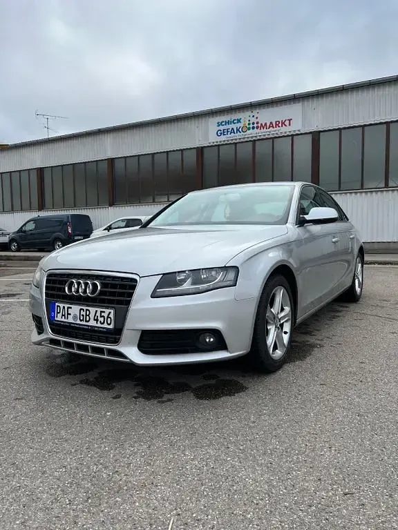 Gebraucht Audi A4 Ambiente 190 PS (139 kW) 2010 Grau Limousine