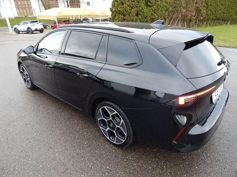 Gebraucht Opel Astra Ultimate 131 PS (96 kW) 2024 Schwarz Kombi