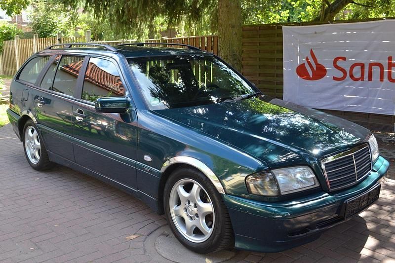 Grün Gebraucht 1998 Mercedes C180 Classic Kombi | 1.990 € (Guter Preis) - Bild 1/4