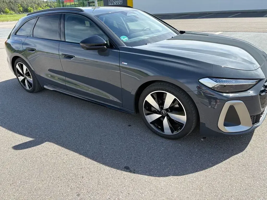 Gebraucht Audi A5 Edition .1 204 PS (150 kW) 2025 Grau Kombi