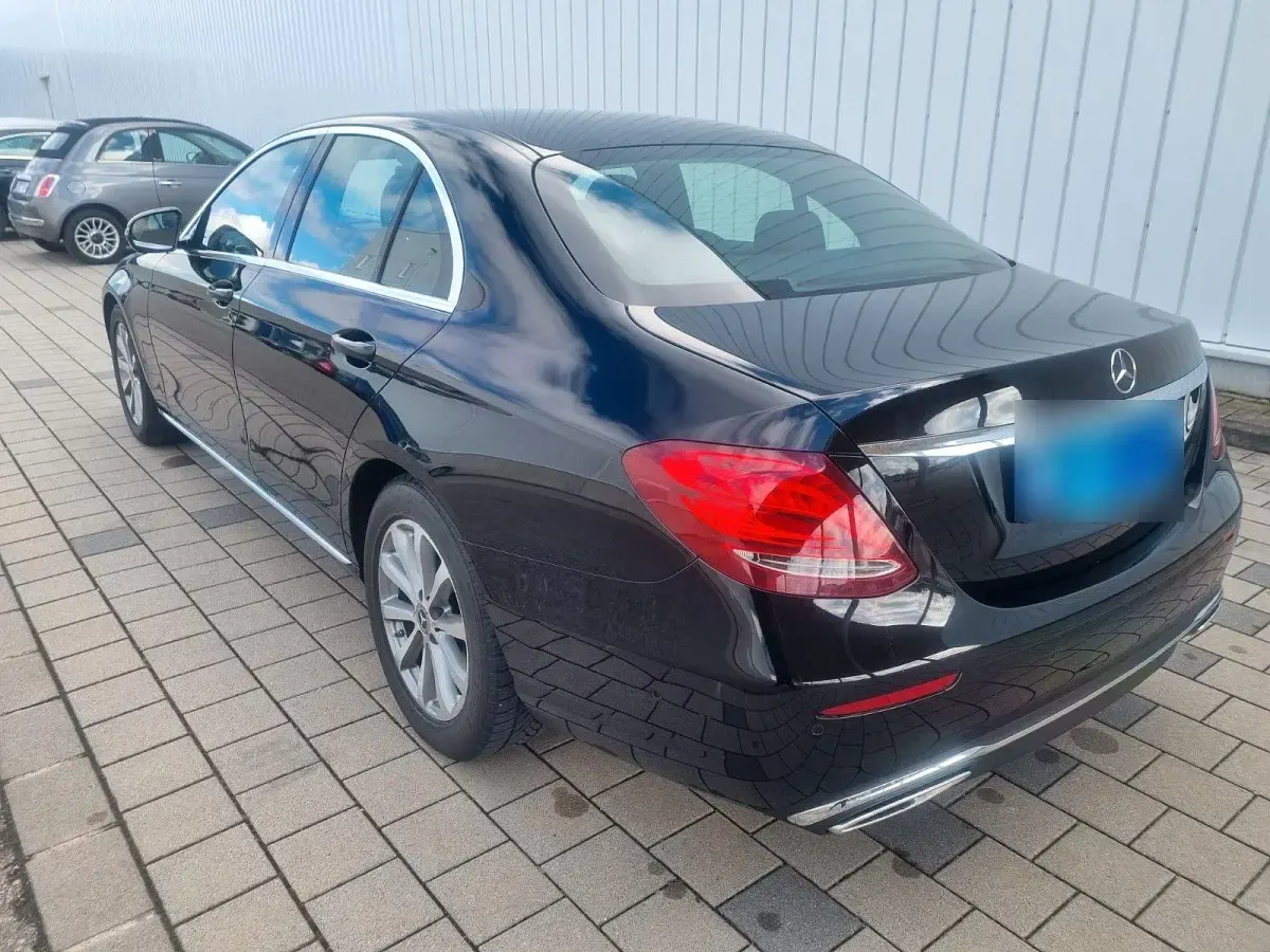 Second-hand Mercedes E250 211 CP (155 kW) 2017 Negru Berlinǎ