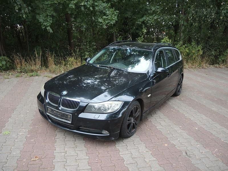 Schwarz Gebraucht 2005 BMW 325 Kombi | 1.850 € (Superpreis) - Bild 1/4