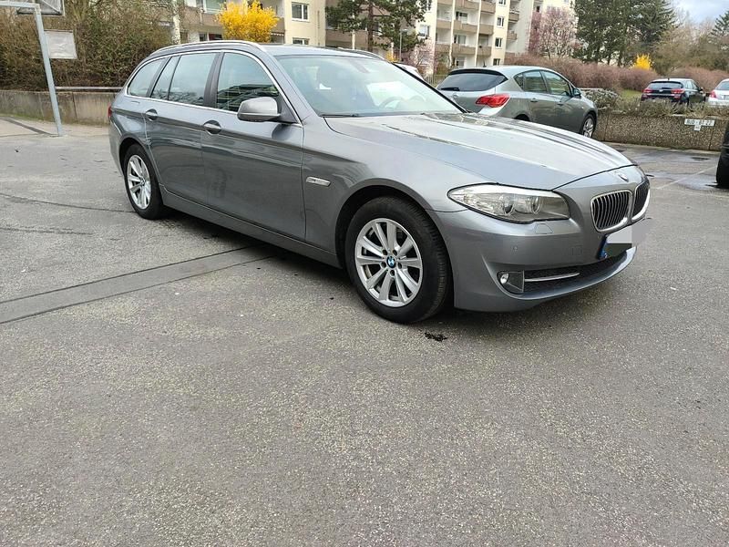 Gebraucht BMW 520 184 PS (135 kW) 2011 Grau Kombi