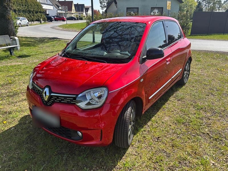 Second-hand Renault Twingo Techno 60 kW (82 CP) 2023 Roșu Hatchback