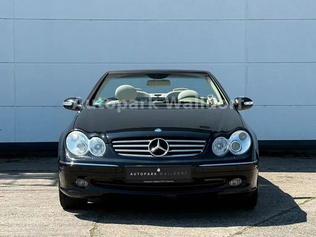 Gebraucht Mercedes CLK320 Elegance 218 PS (160 kW) 2003 Schwarz Cabrio