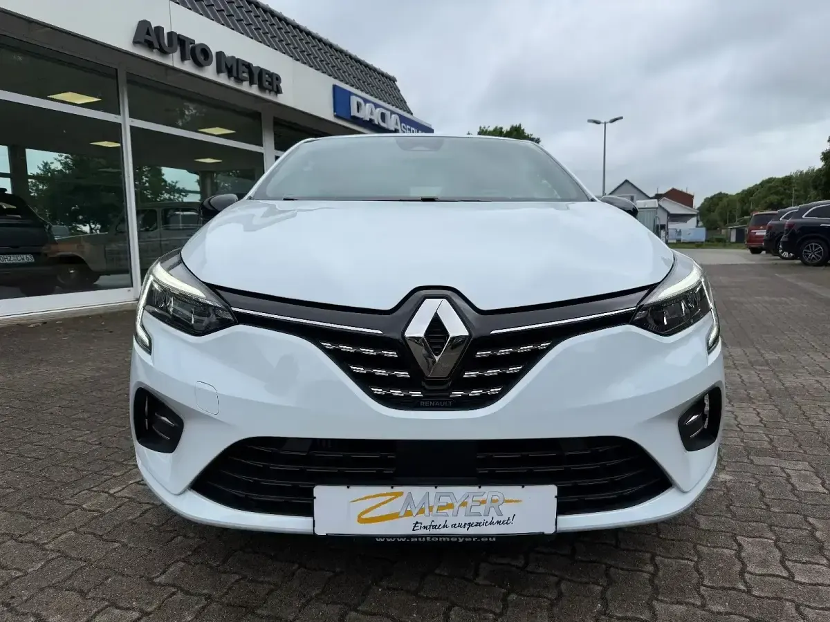 Gebraucht Renault Clio Techno 91 PS (66 kW) 2023 Arktisweiß Kleinwagen