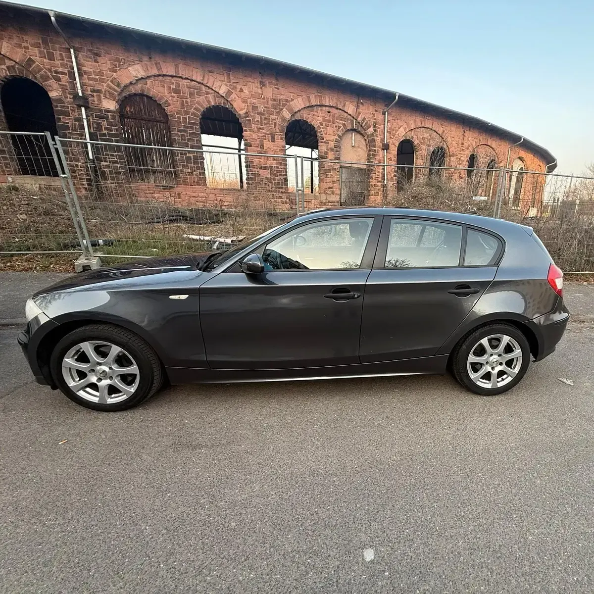 Gebraucht BMW 116 116 PS (85 kW) 2006 Grau Kleinwagen