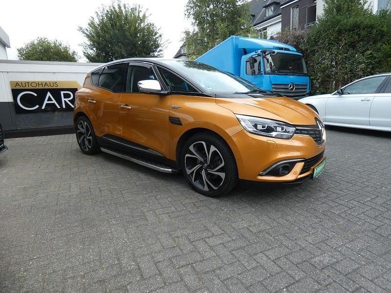 Schwarz Gebraucht 2016 Renault Scénic III Bose Edition Van / Kleinbus | 13.390 € - Bild 1/4